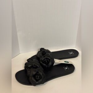 Shade & Shore Black Sandals with Floral Design